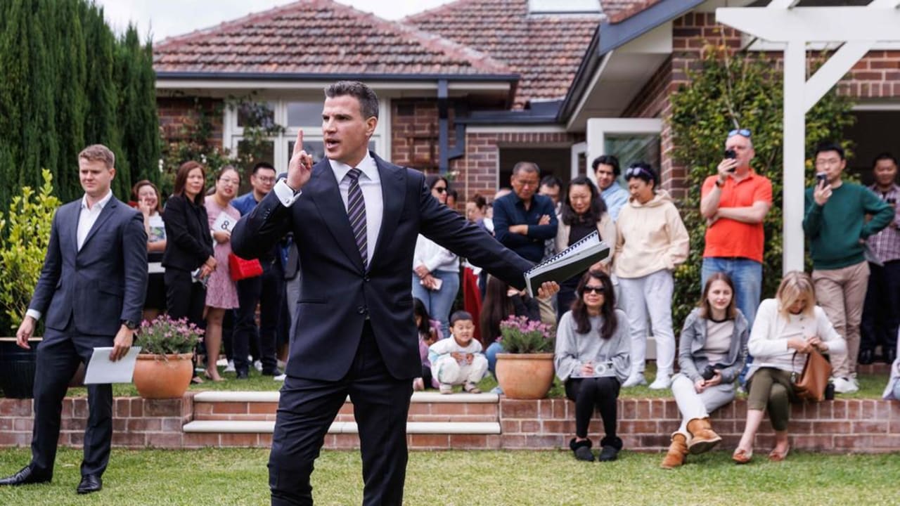 Auction vs Private Treaty: Which Selling Method Works Best in Rockdale?